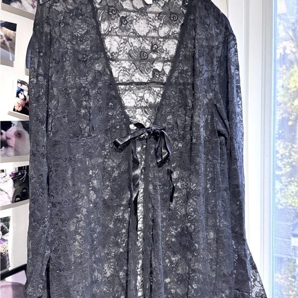 🖤 Exquisite Vintage Victorian Sheer Sexy Black Lace Robe by Victoria's Secret 🖤 - Picture 4 of 16